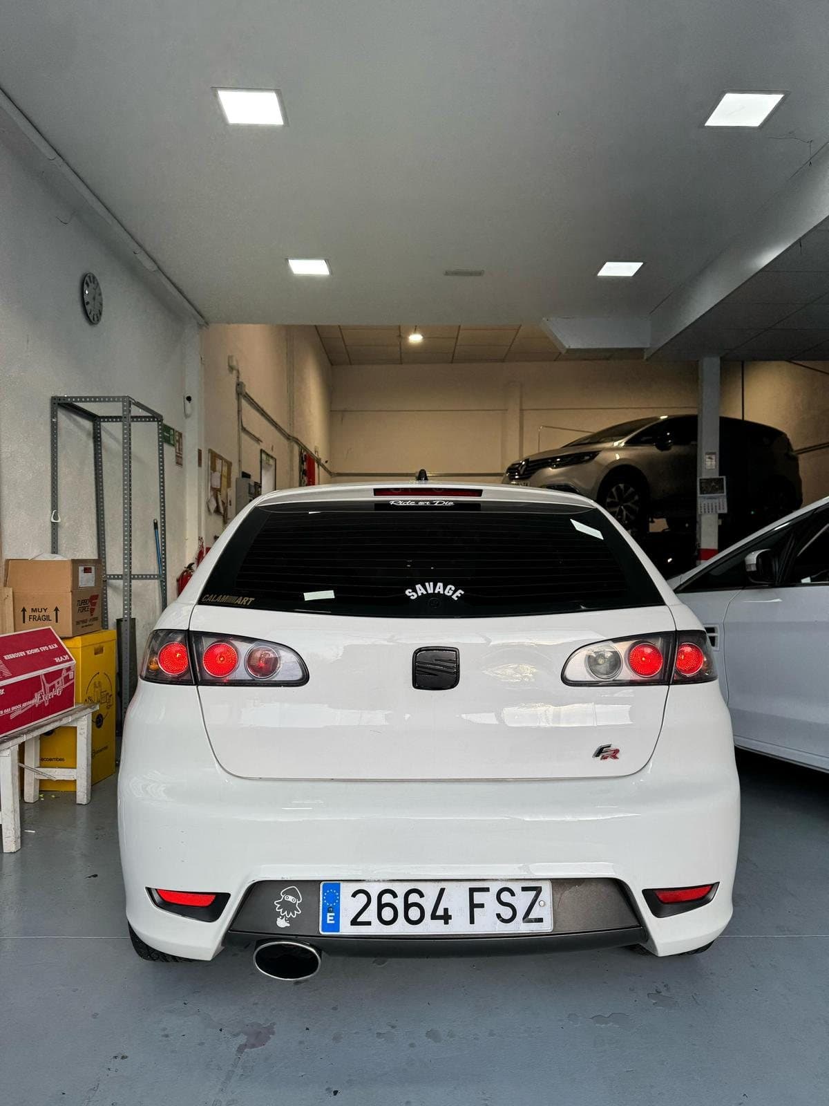 SEAT León — Entrada a taller